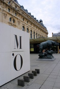The entry plaza of the Musée d'Orsay. Nice rhino!