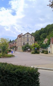 Bray-et-Lû just before discovering the flat tire